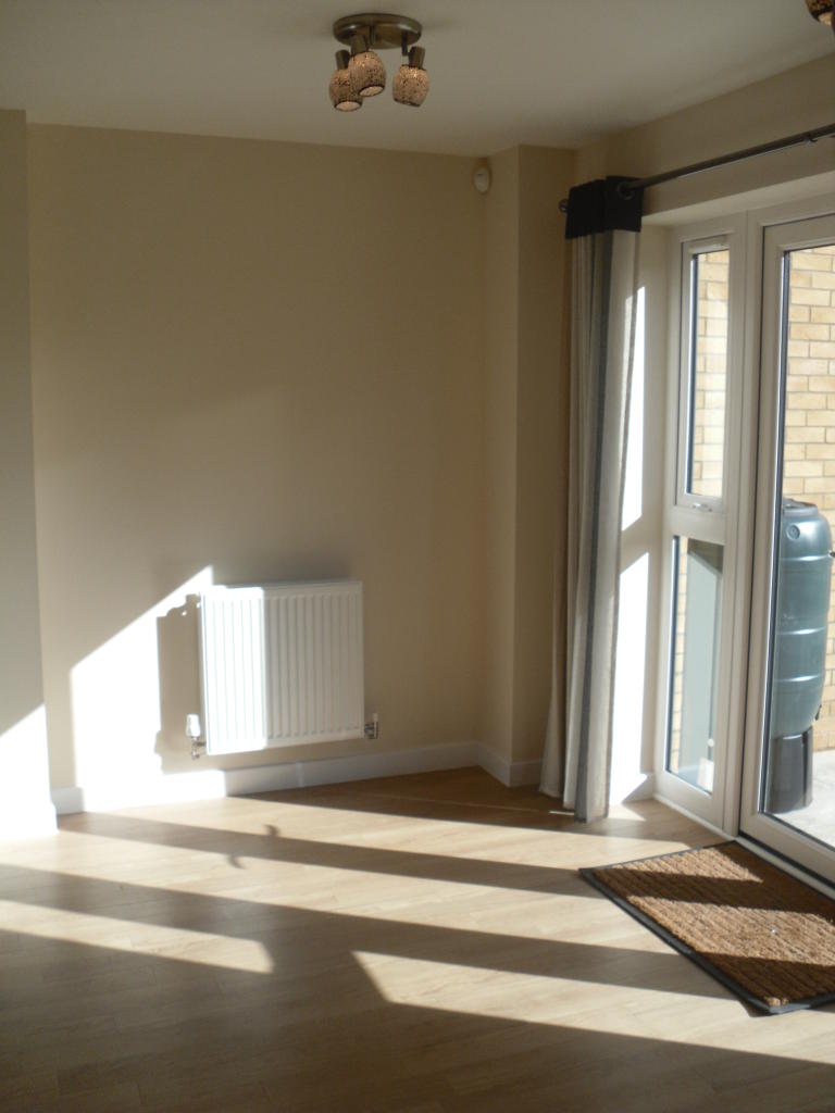 Dining Area (3)