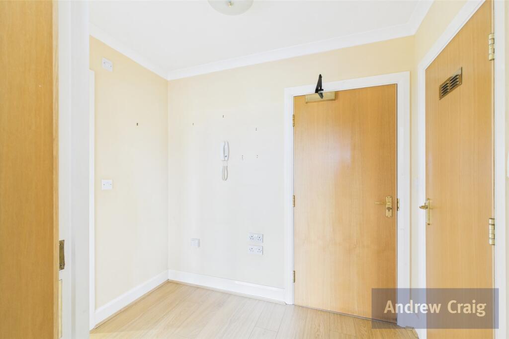 Apartment Entrance H