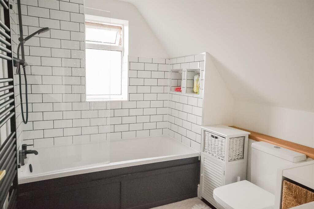 Bathroom.JPG