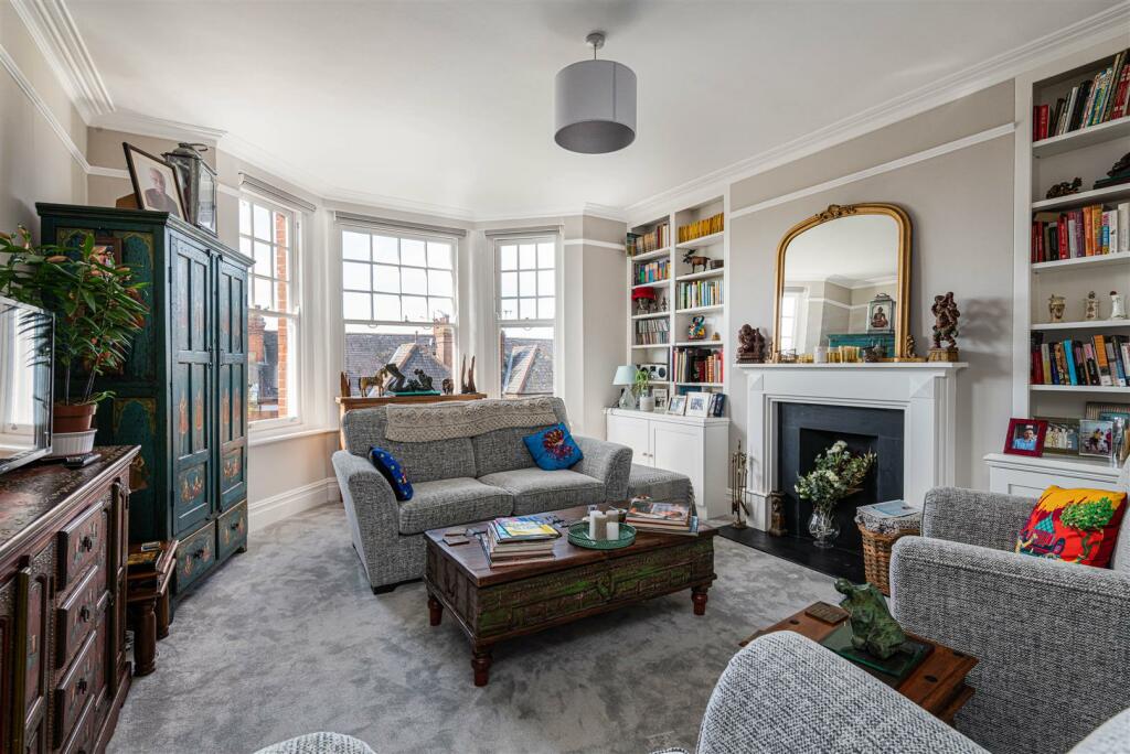 44 Riverview Gdns Rec.jpg
