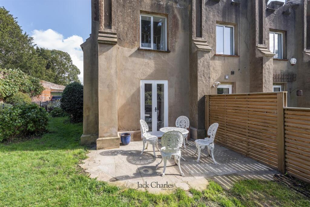 3 The Castle, TN11 0EG 017.jpg