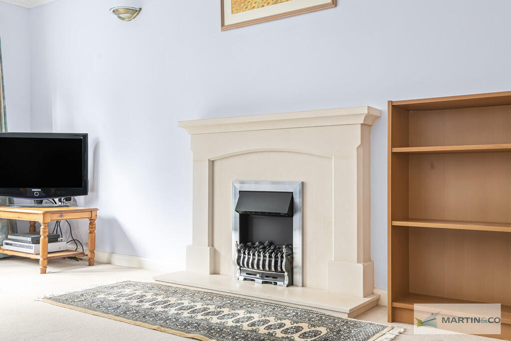 12_47881_watermar...