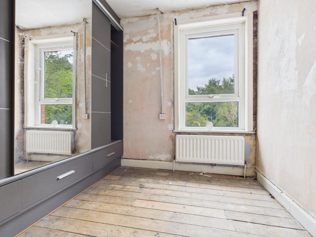 CAM03729G0-PR0124-STILL016