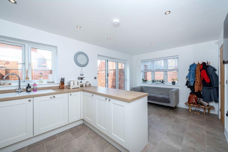 Living dining kitchen