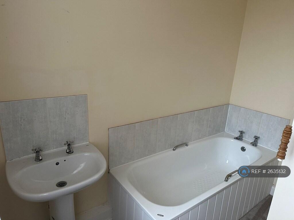 1st Floor Bathroom