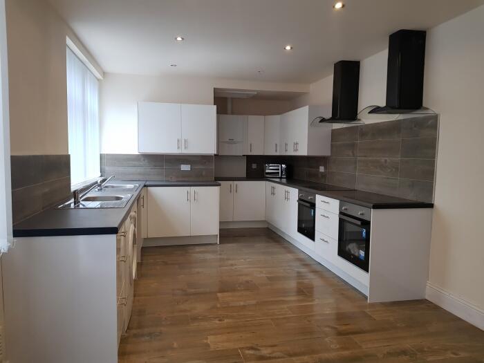 33 Bairstow Street - 7 Bed