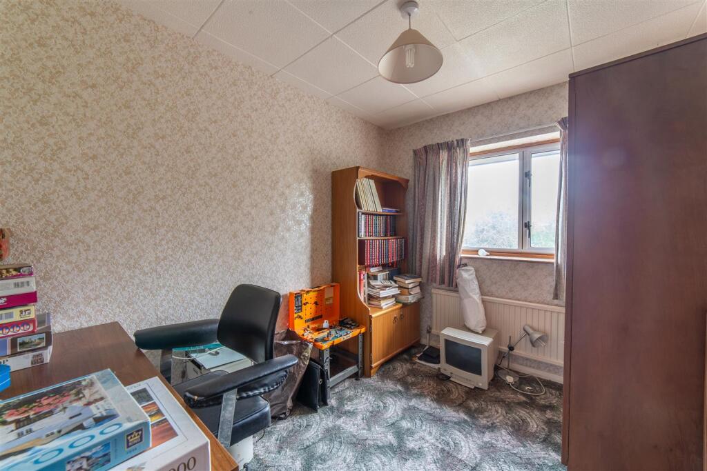 29 Llanyravon Way-5.jpg