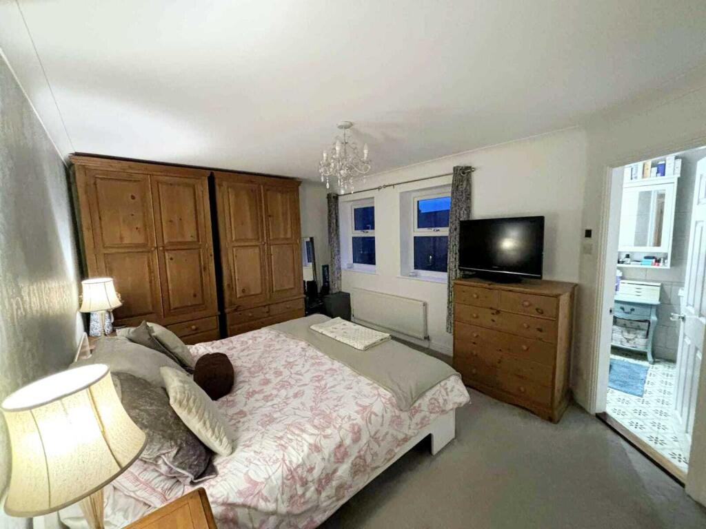 ea103414-7218-4553-a453-47b3ef65b307