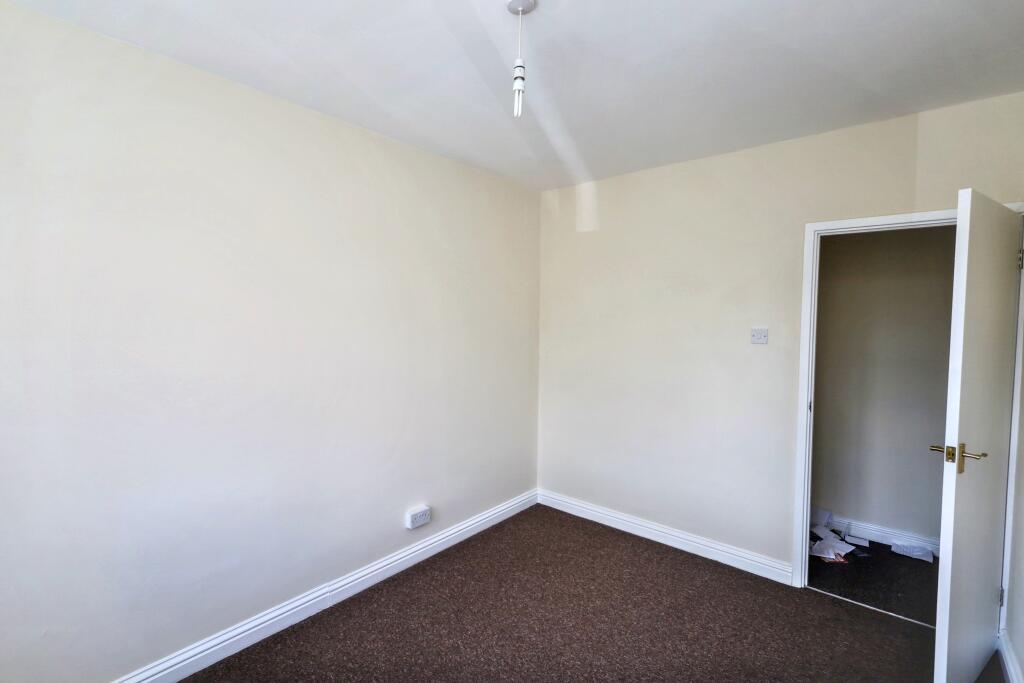 13 Cotswold Court, Hodder Drive, Perivale, Greenford, UB6 8LJ