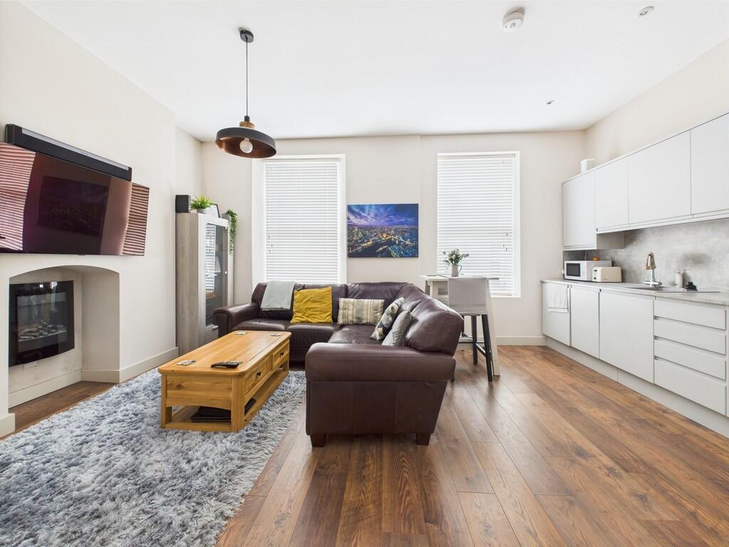 CAM03974G0-PR0134...