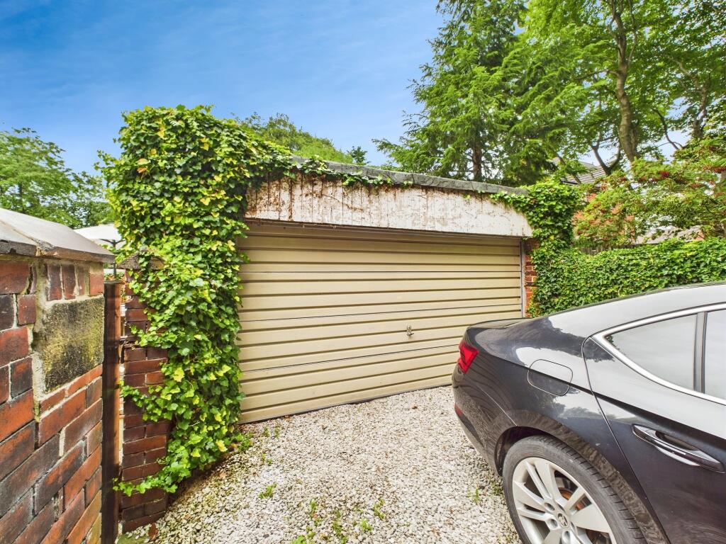 Detached Garage