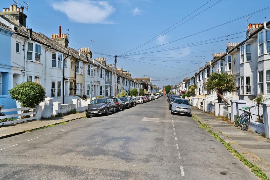 26 Livingstone rd bn3 (11).jpg