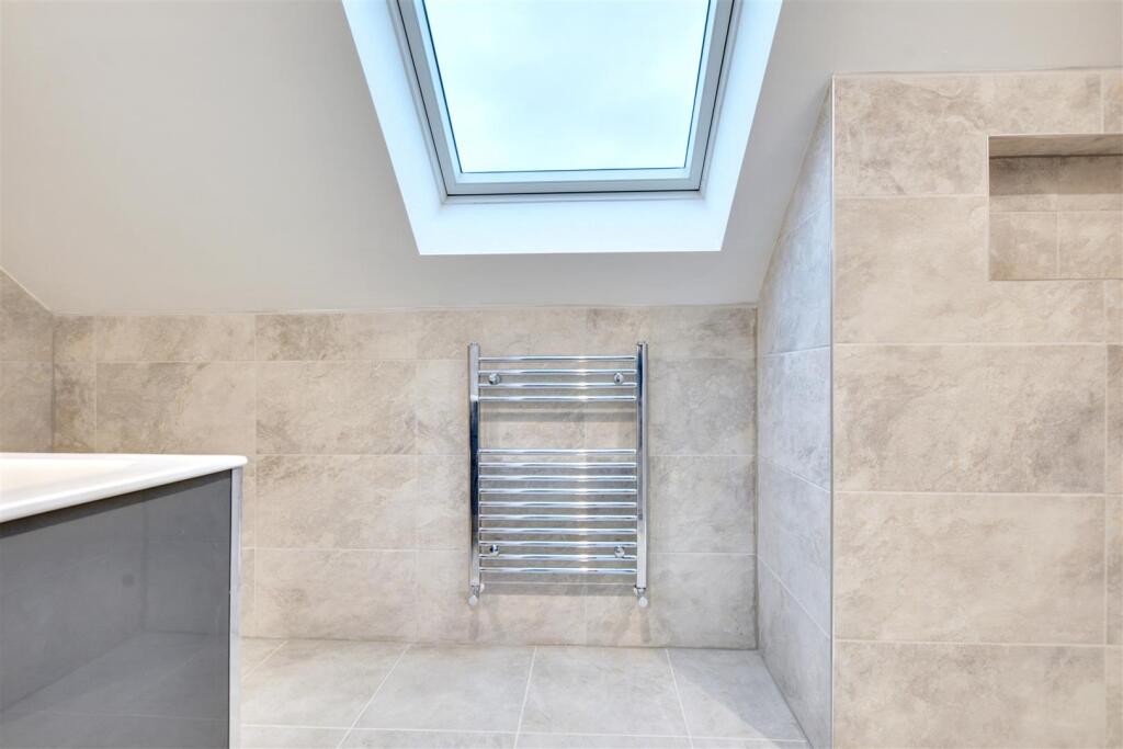 Ensuite 2_1.jpeg