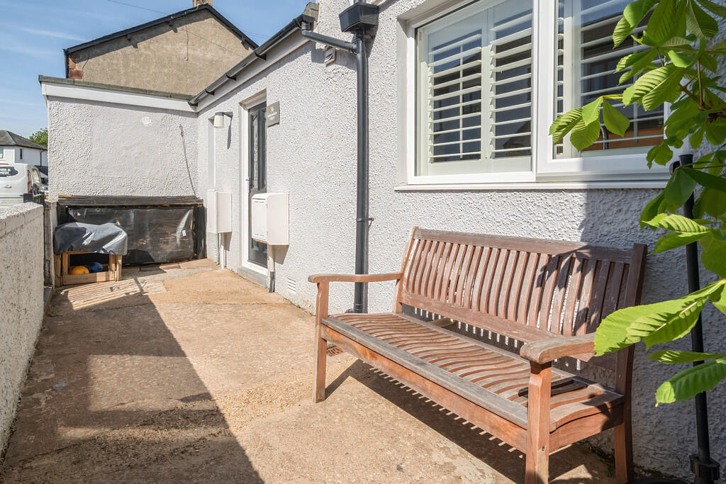 Self-contained Ya...