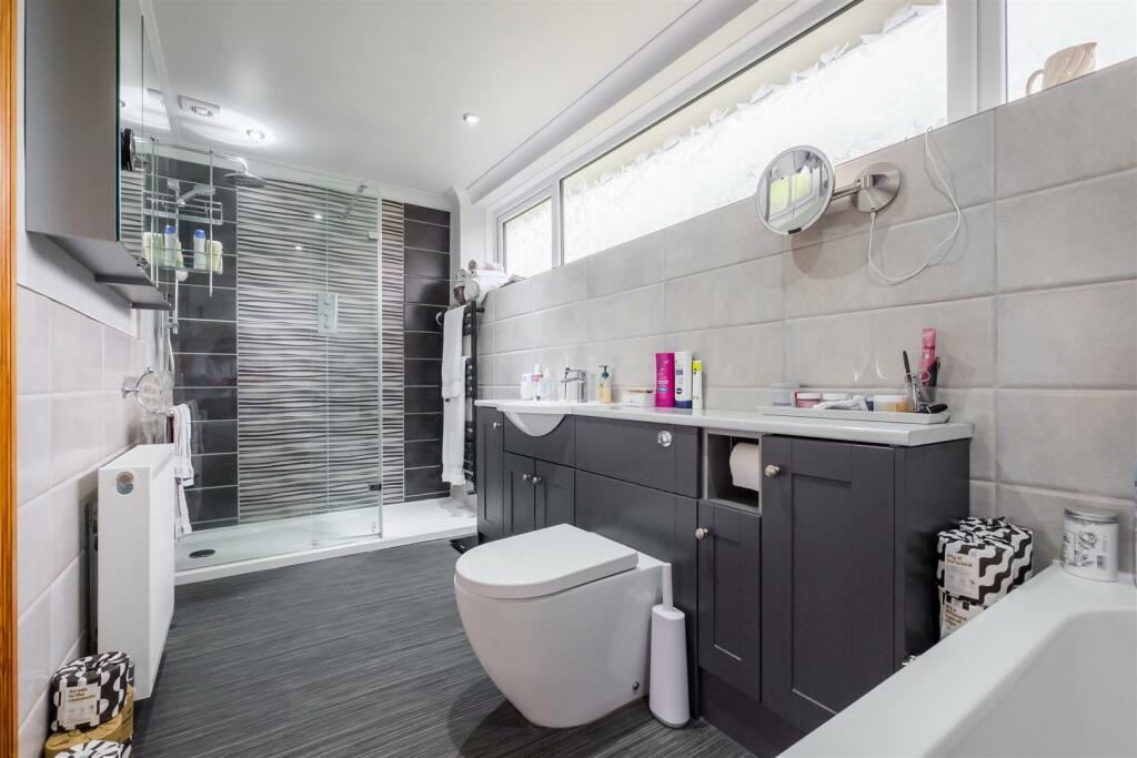 ENSUITE.jpg