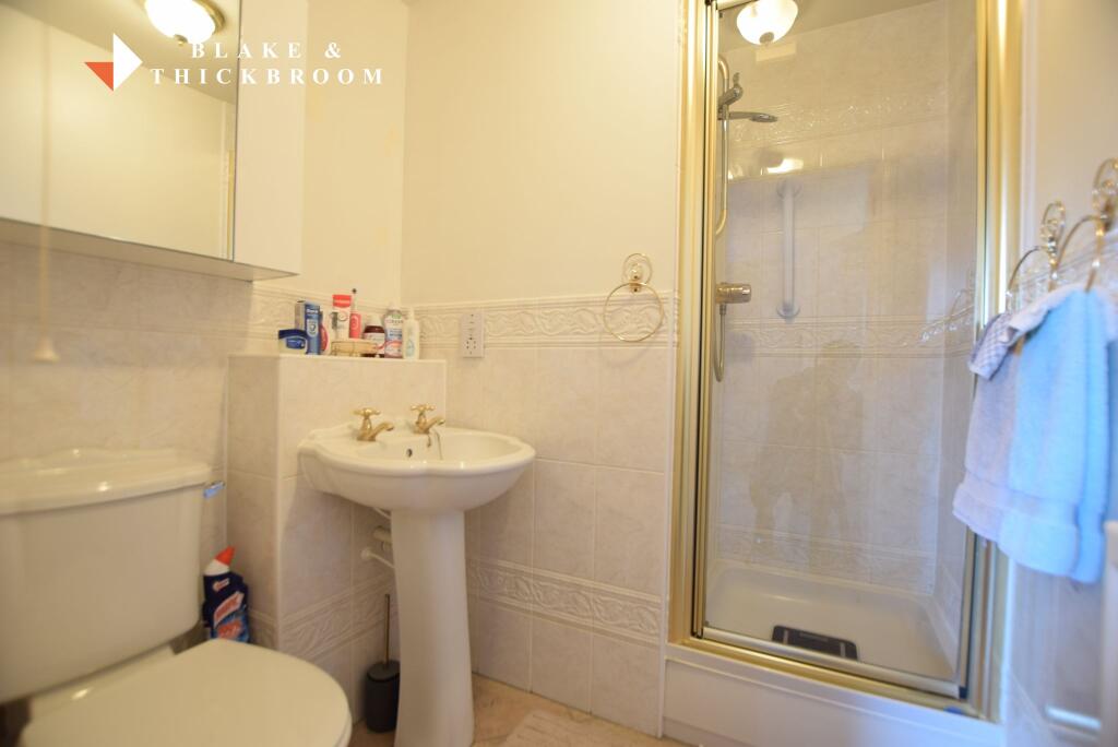 ENSUITE SHOWER ROOM