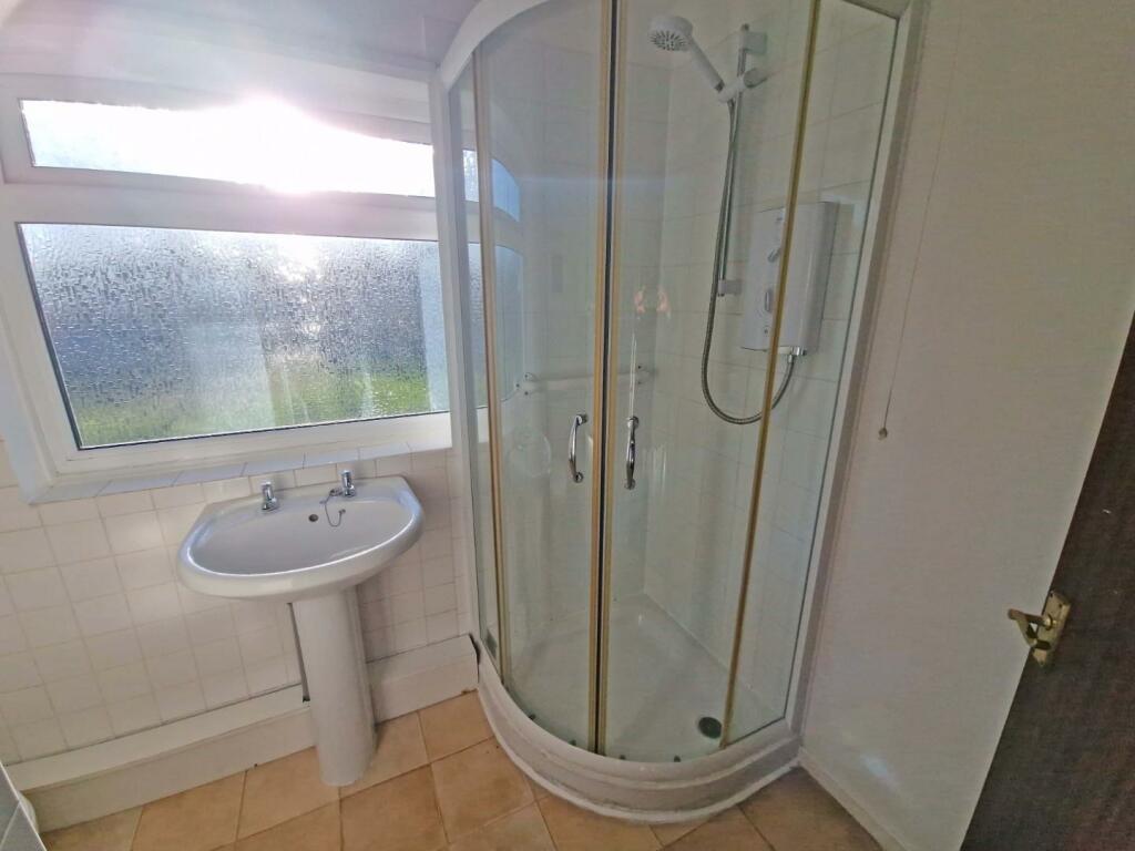 Shower Room.jpg