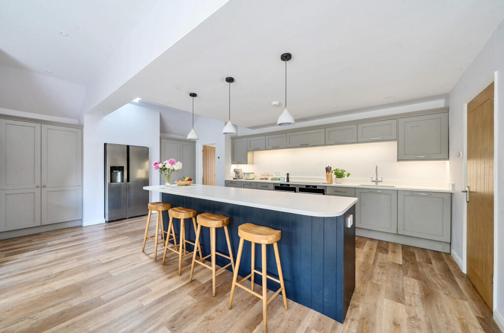 1301440-15-683d7c...