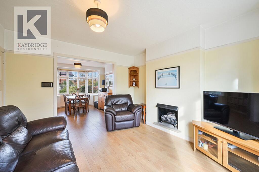 Ravensfield Gardens, KT19 0SR