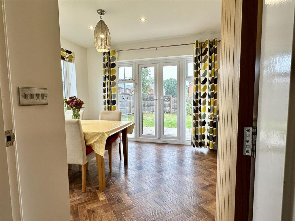 hall to dining/kitchen