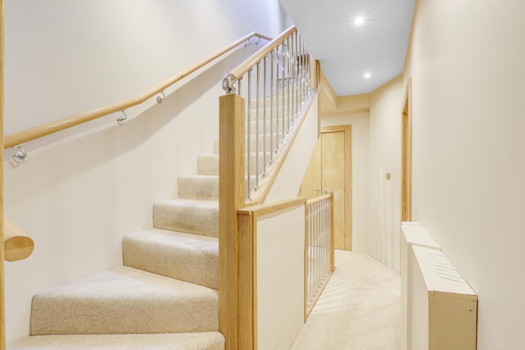 32 CASTLE B HARRY HIGH RES (15)