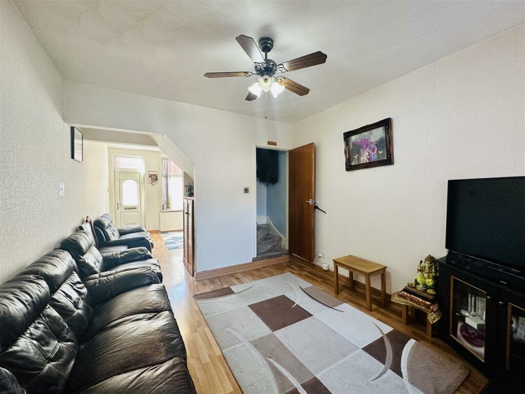 SITTING ROOM