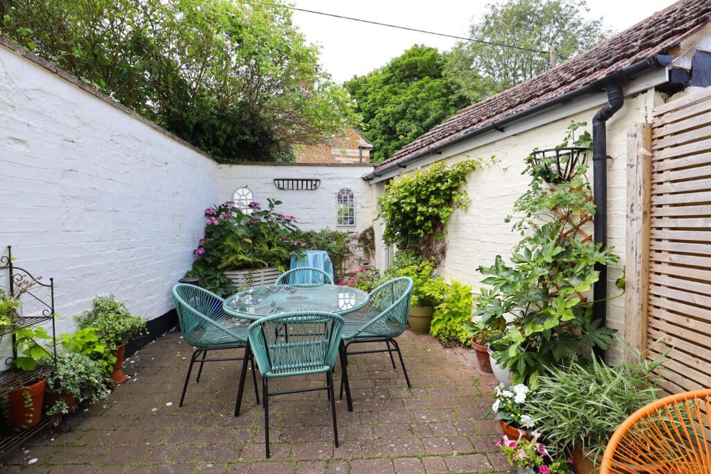 Rear walled garden.jpg