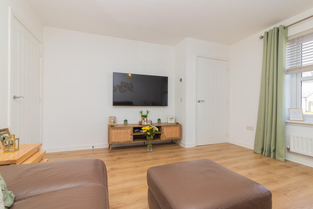 21 Eadie Drive, Paisley, PA2 7GD-19