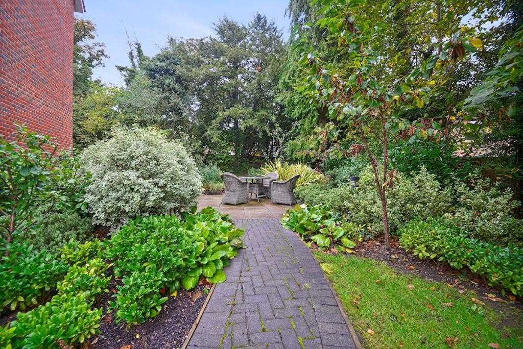 df173c28-e2ce-4796-910f-4974bca7685cBHMCS - 7 Ruth