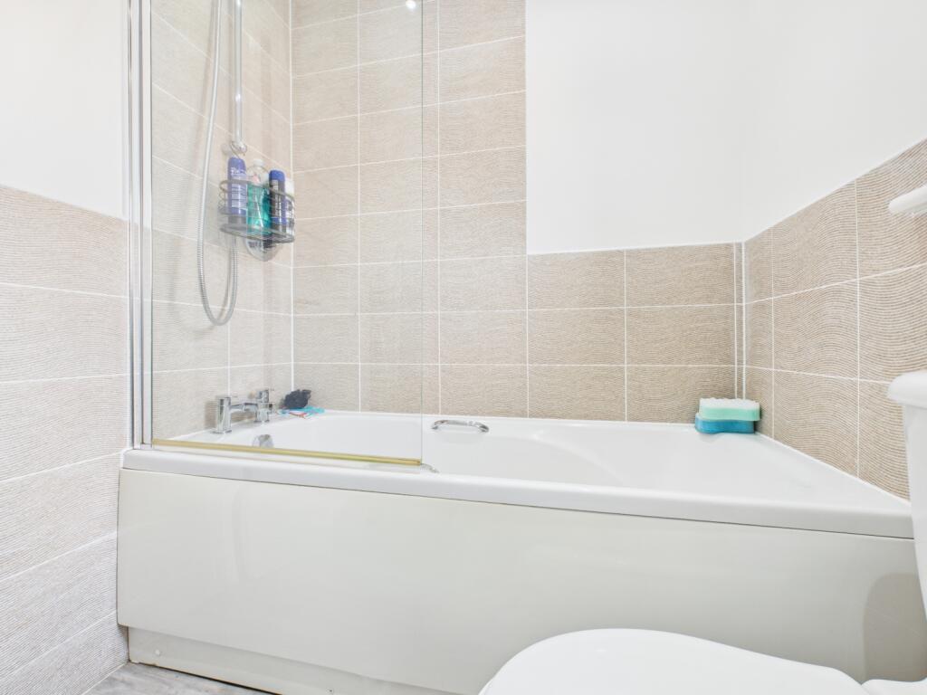 CAM03729G0-PR0193-STILL002