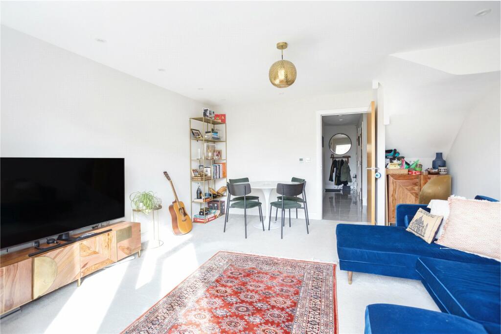 Living Room/Dining