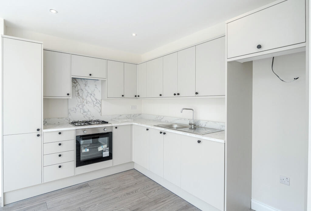 1304970-3-68484d7...