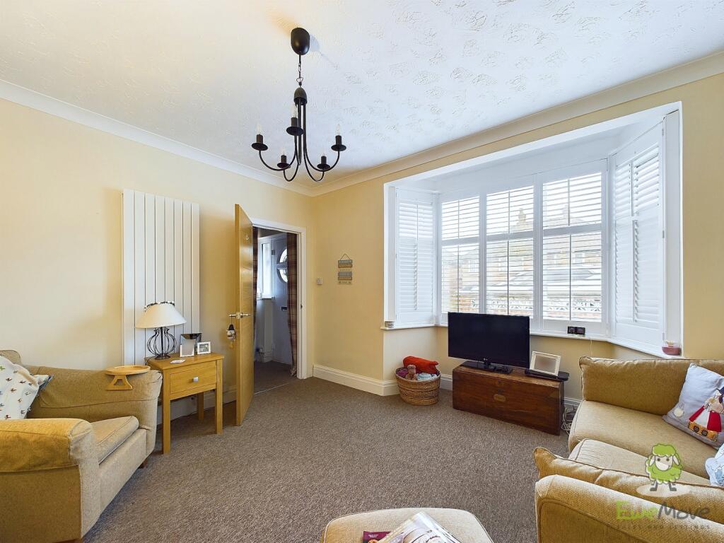 CAM01543G0-PR0100-STILL005