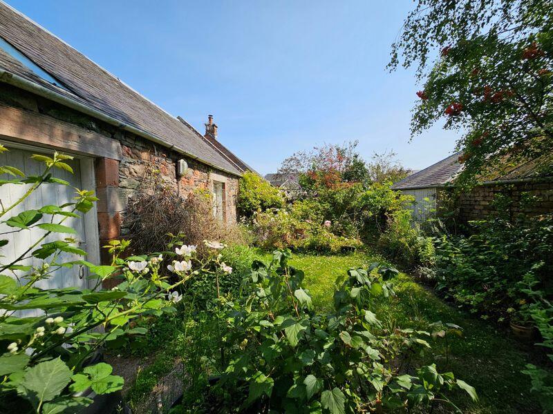 Stables &amp; Courtyard