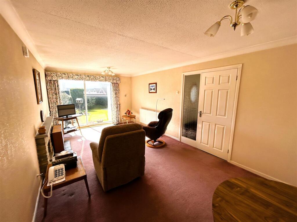 lounge.JPG