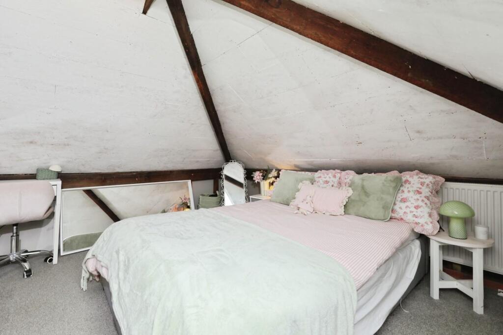 BEDROOM NO.2 OCCASIONAL ROOM