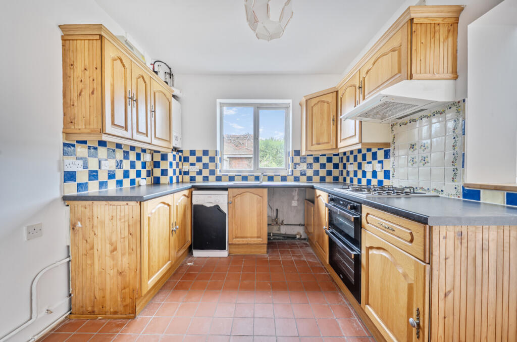 1370882-5-68f2088...