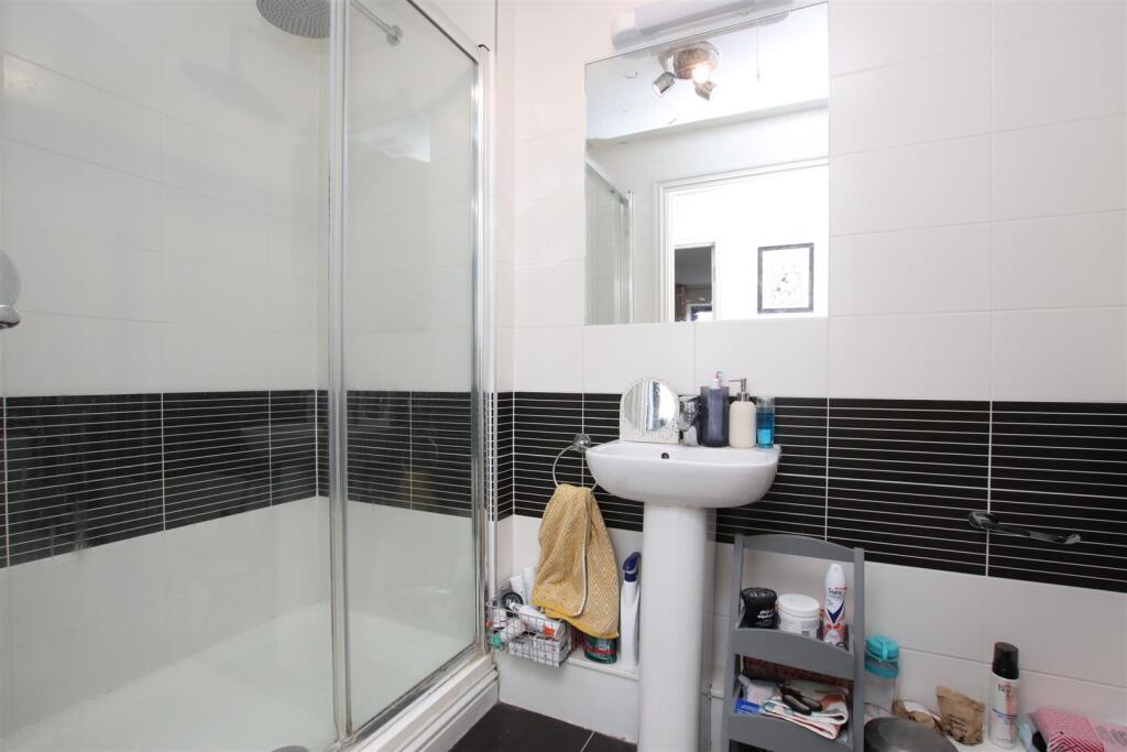 Shower room.JPG