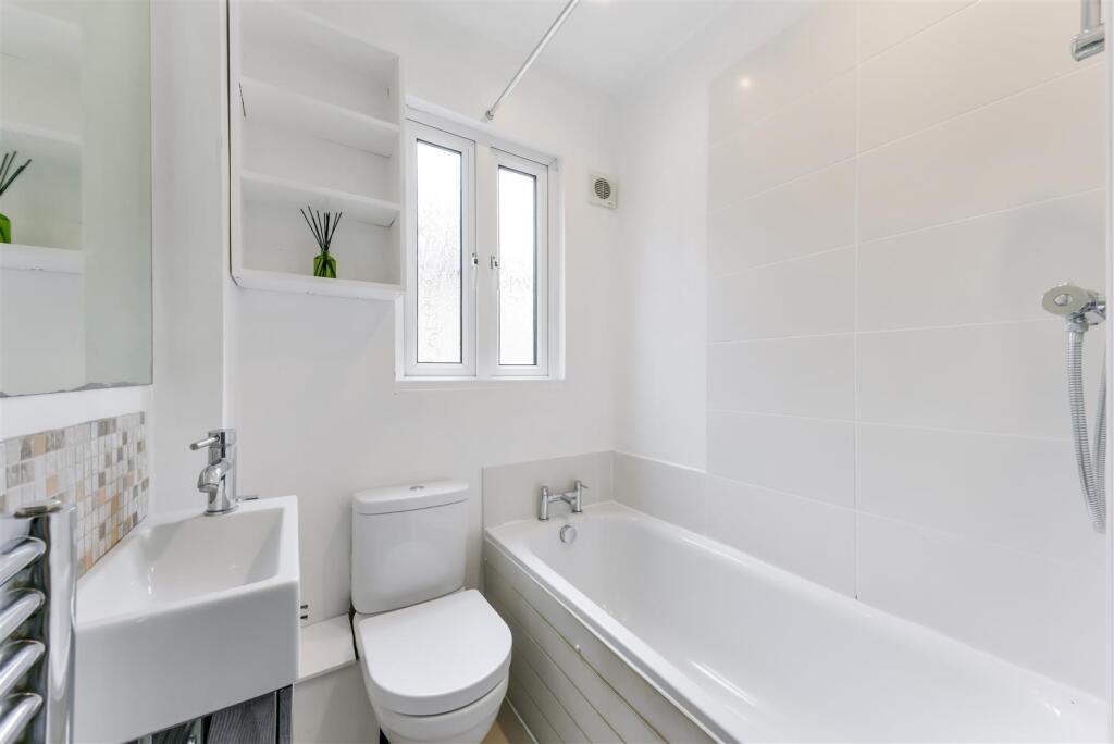 Warren Road, Colliers Wood