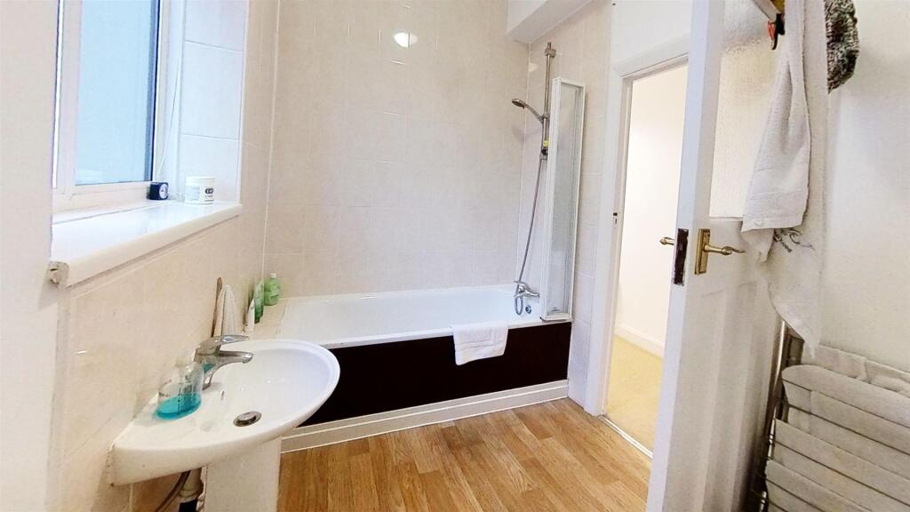 Charleville-Court-London-W14-Bathroom.jpg