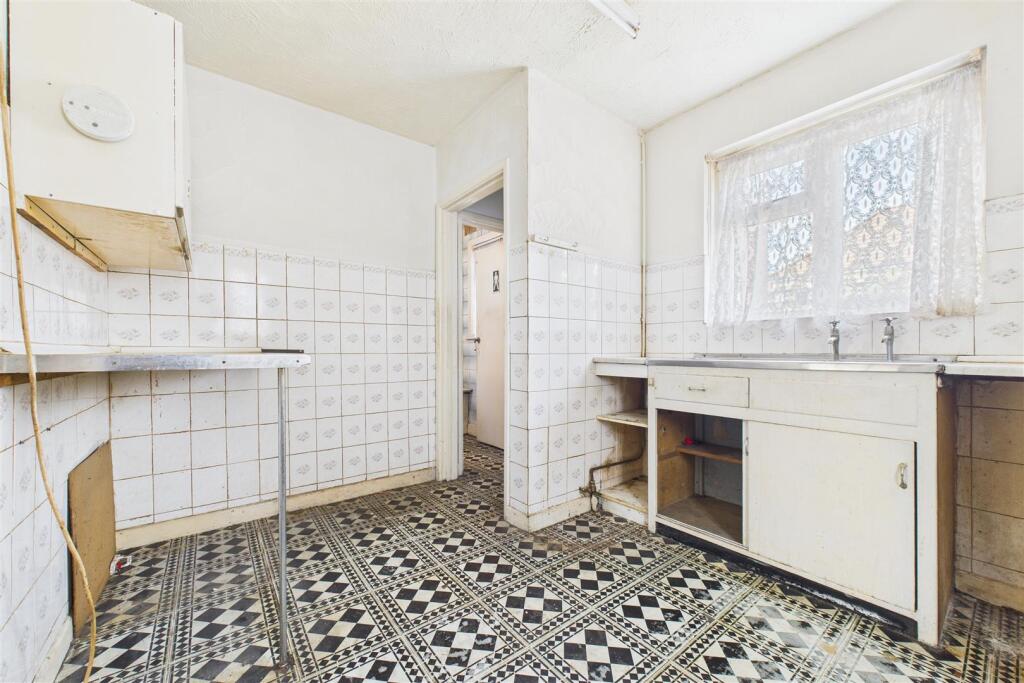 47 Torrington Avenue, Bristol, BS4 1EQ Freehold Se