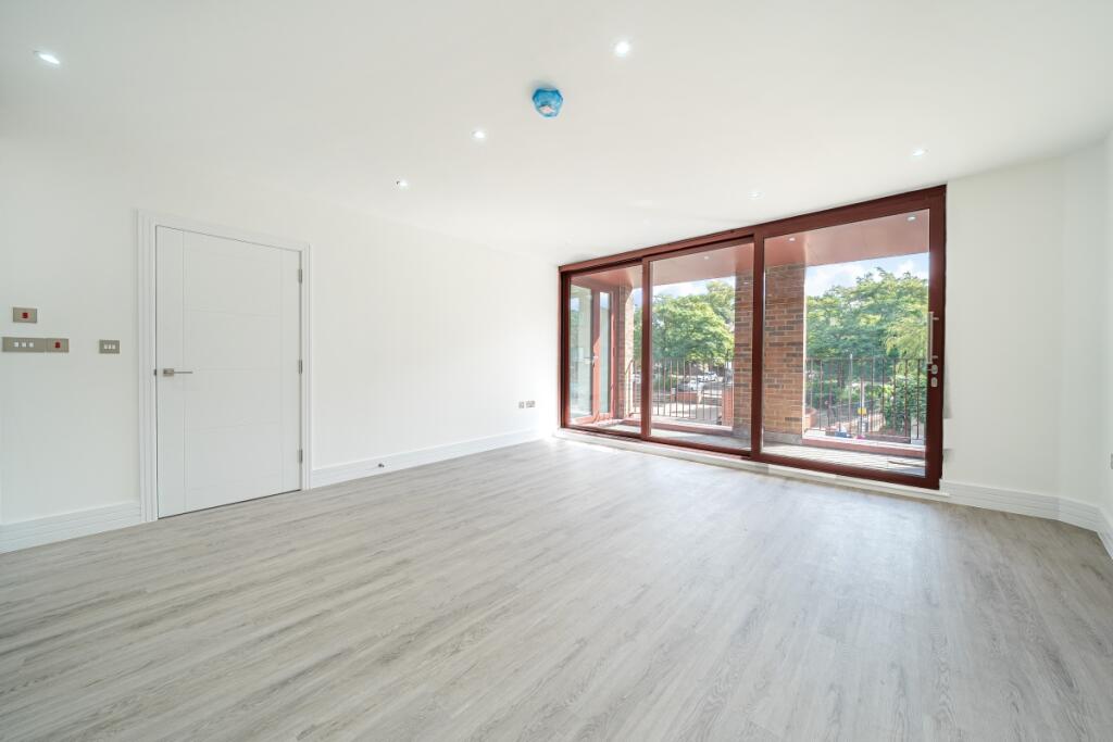 1349798-6-68c7f82...