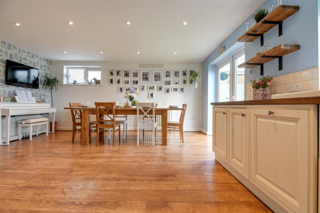 Kitchen diner