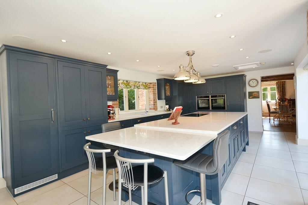 Bespoke Fitted Ki...