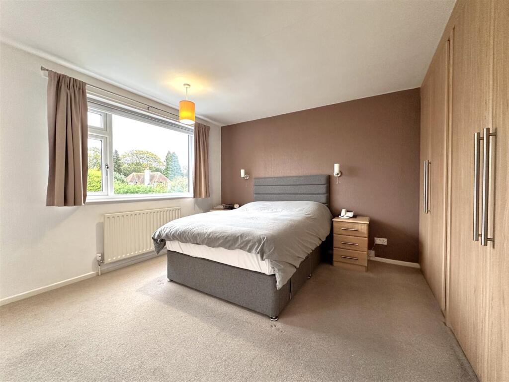 Master Bedroom 719
