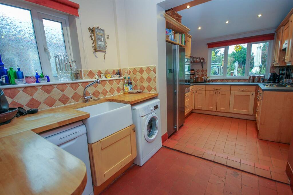 Kitchen..jpg