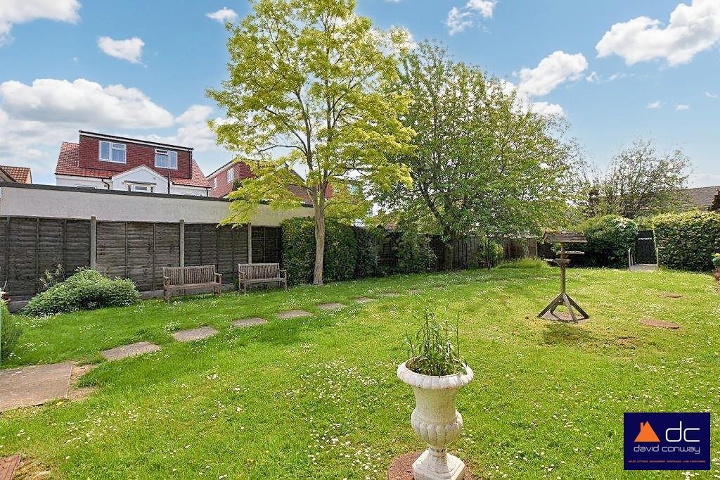 Barnetts Court 3.jpg