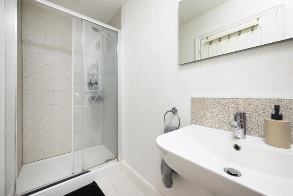 Family shower room 2 - St Mary's Terrace.jpeg
