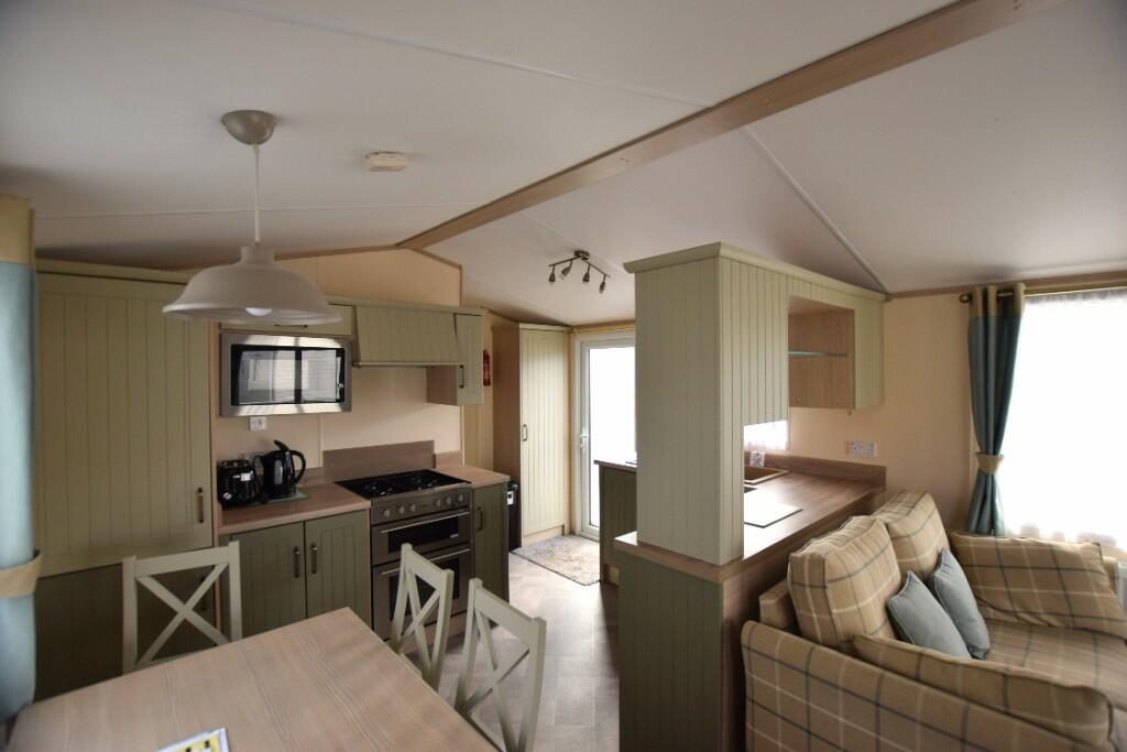 Kitchen diner