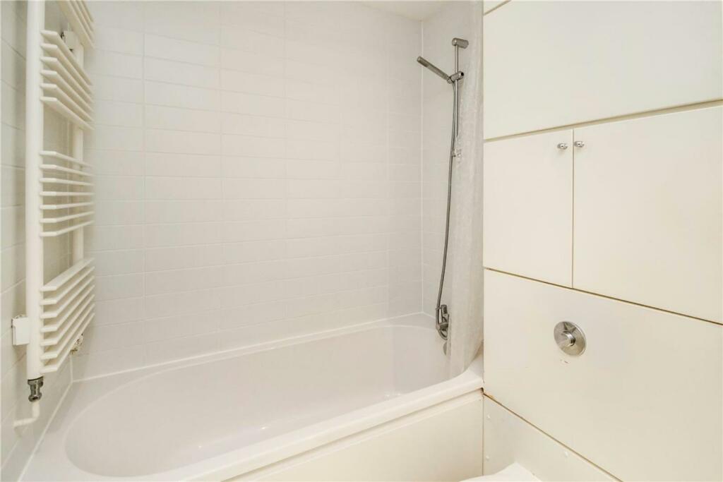 Bathroom Aspect 2
